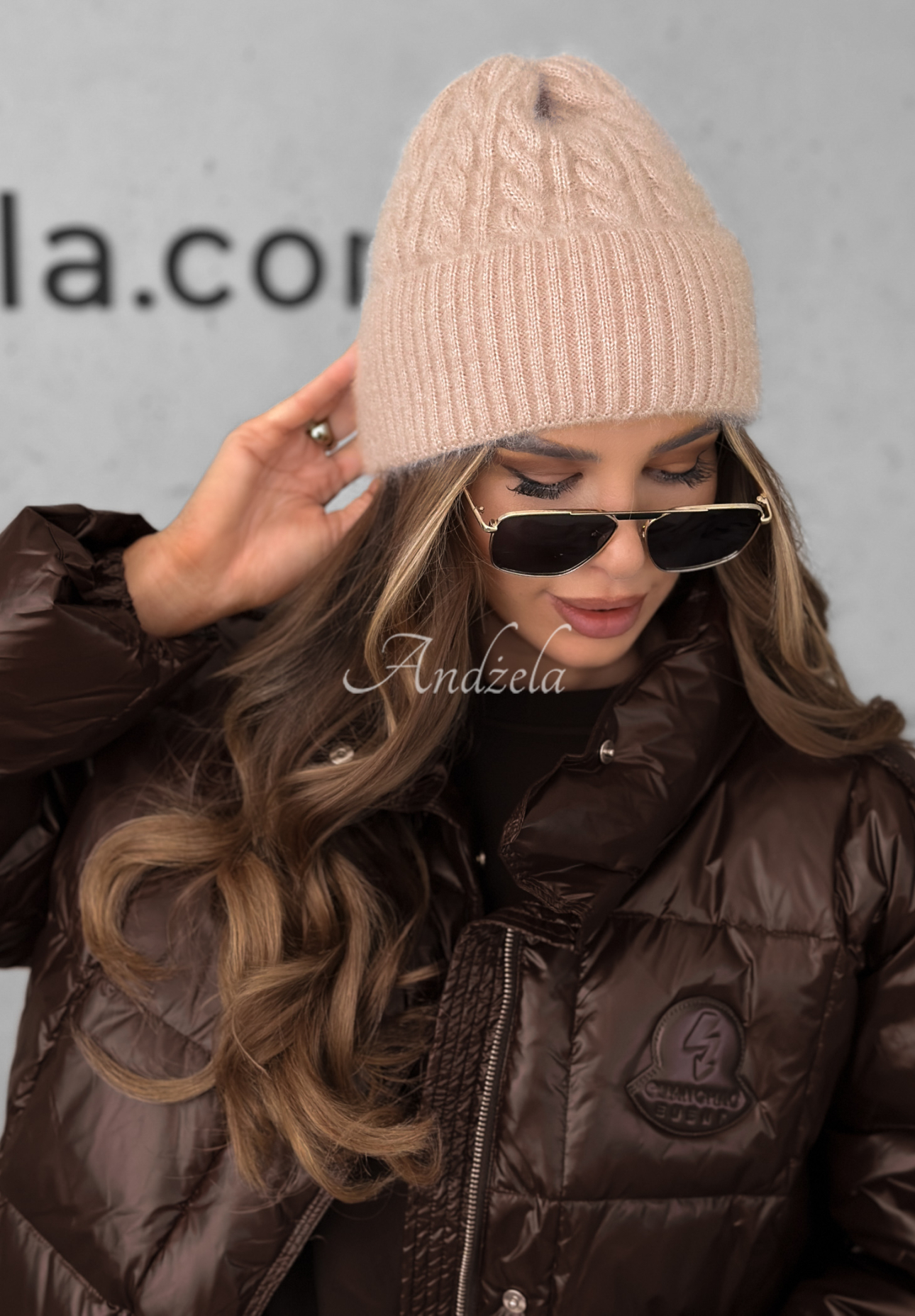 Pleciona czapka Frosted Heart beżowa