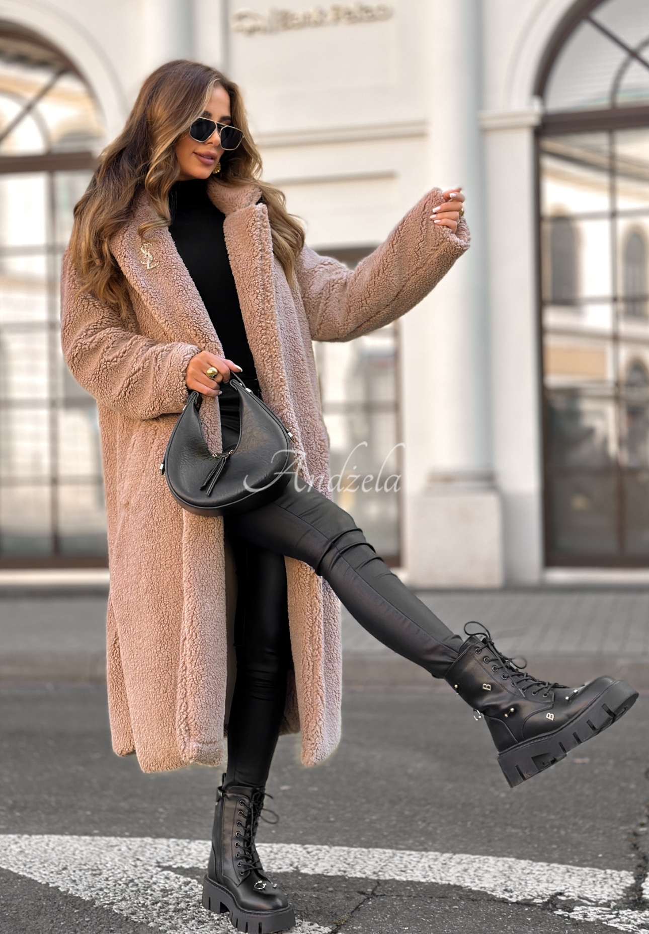 Long sheepskin coat We Had Plans beige