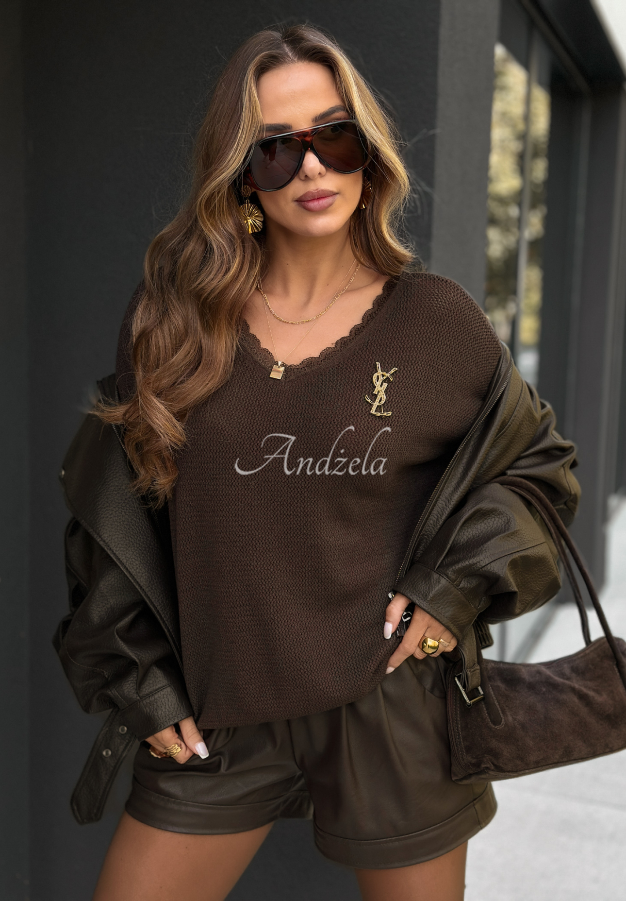 Wiskozowy sweter z koronką Delete Pics czekoladowy