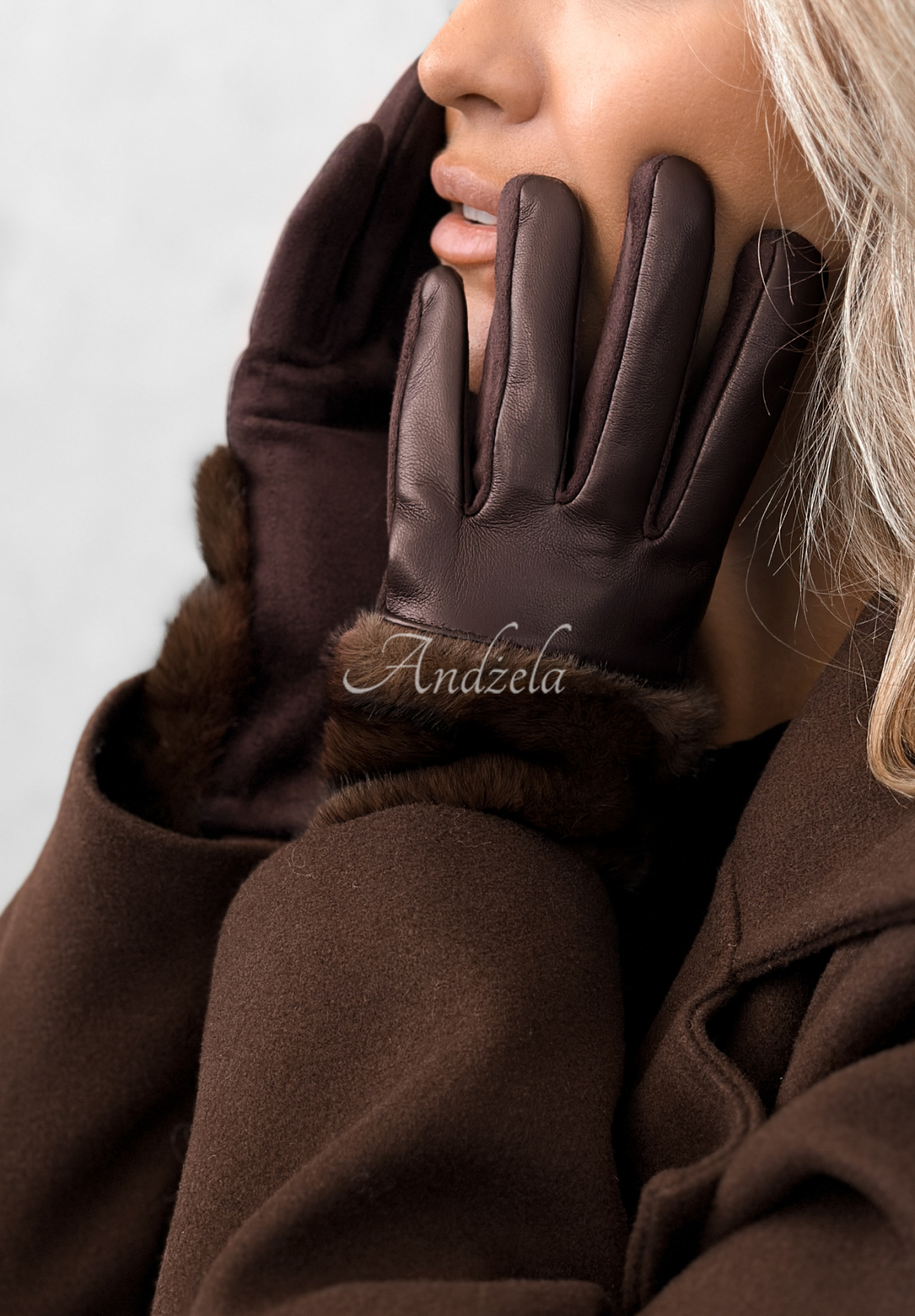 Leather gloves with fur Weather Alert chocolate.