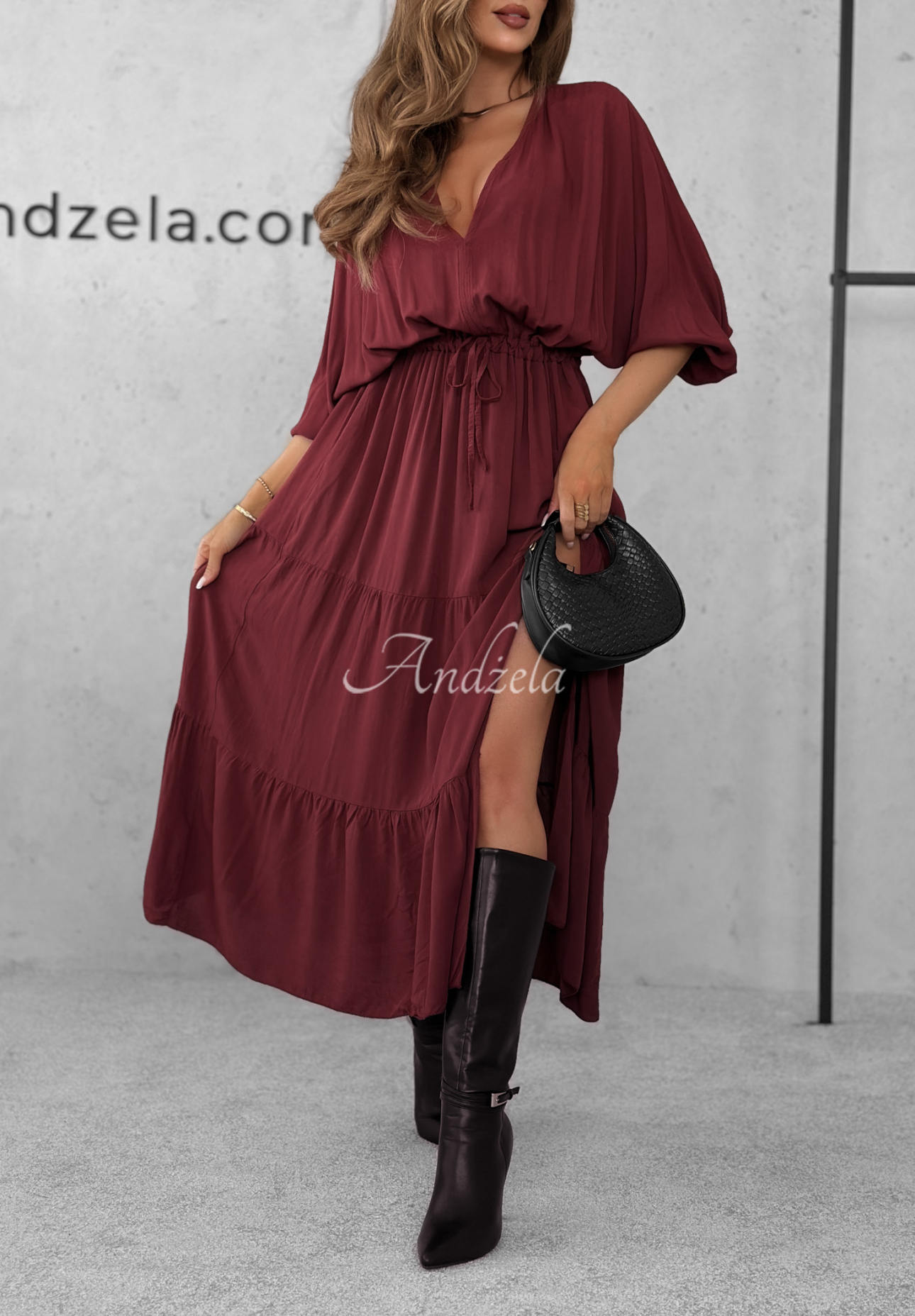 Wiskozowa sukienka maxi z falbankami Colletta burgundowa