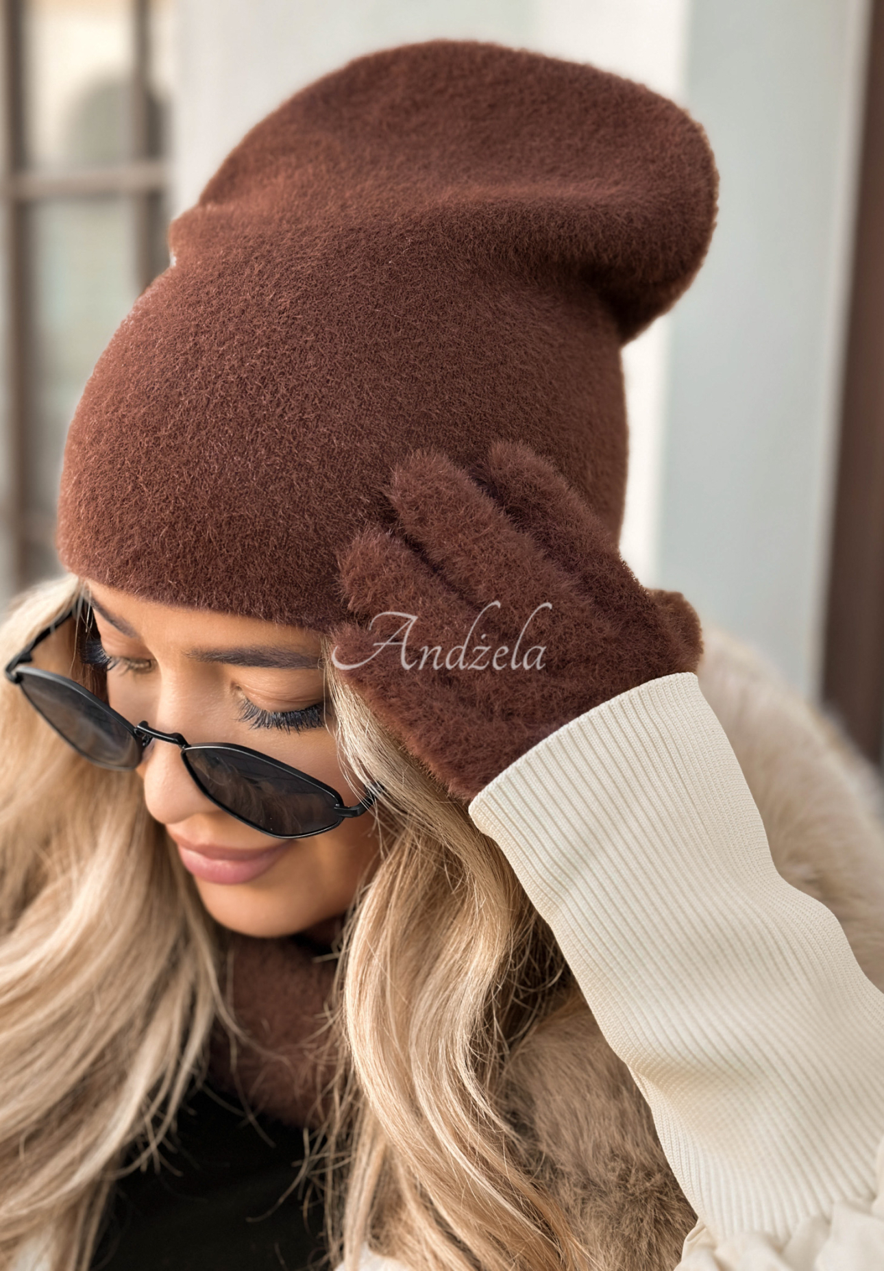 Doria chocolate alpaca hat