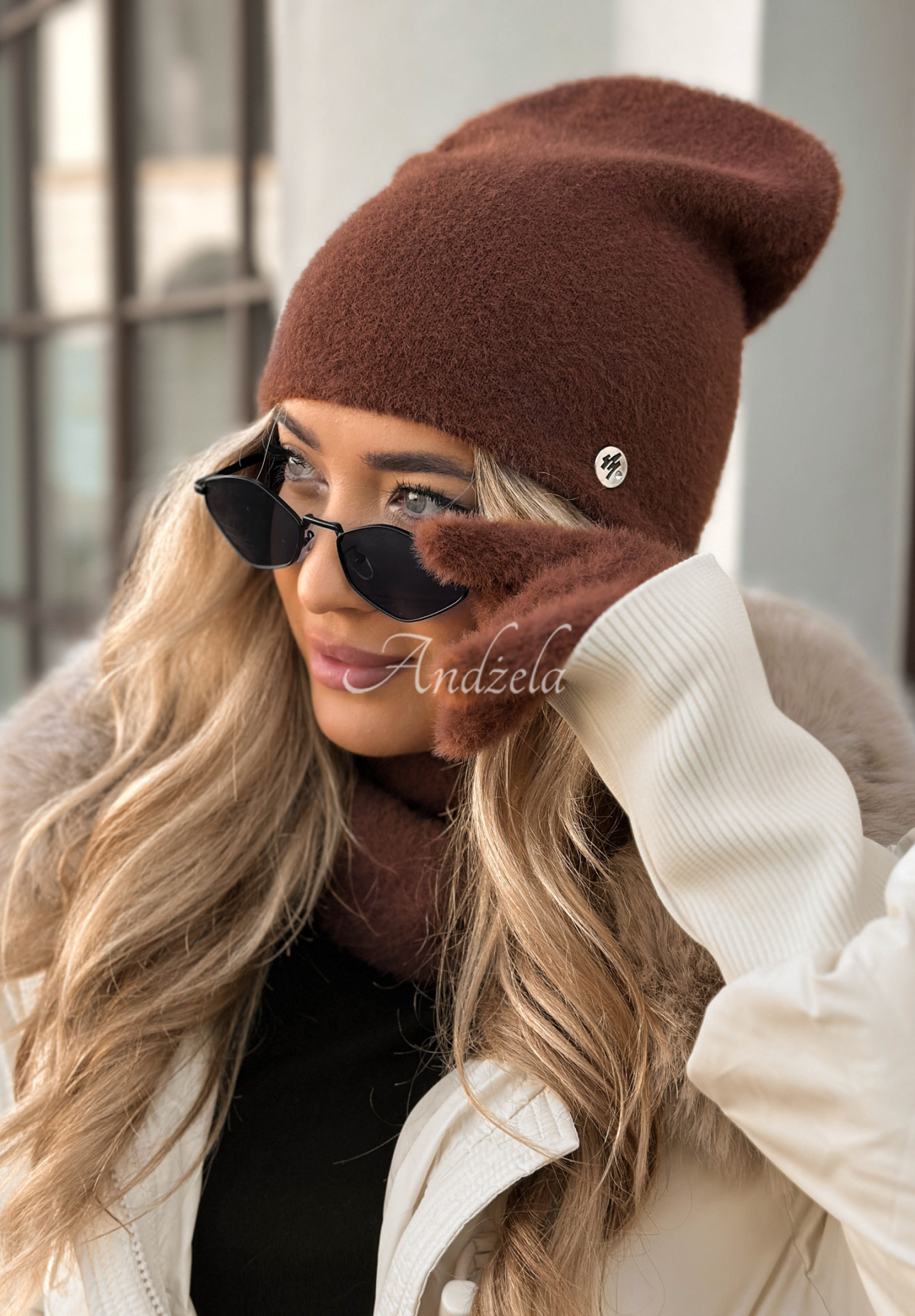 Doria chocolate alpaca hat