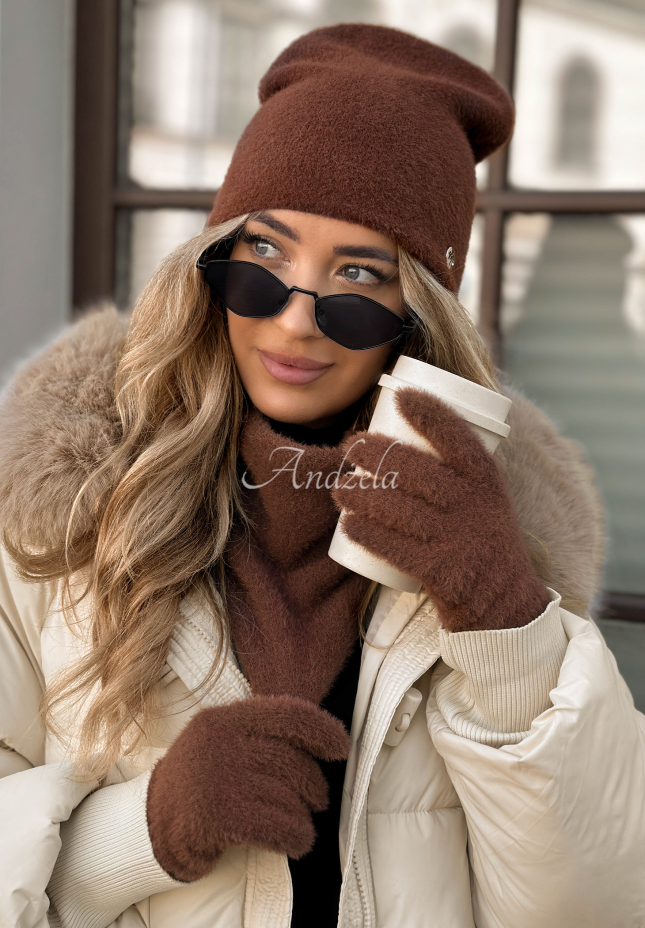 Doria chocolate alpaca hat