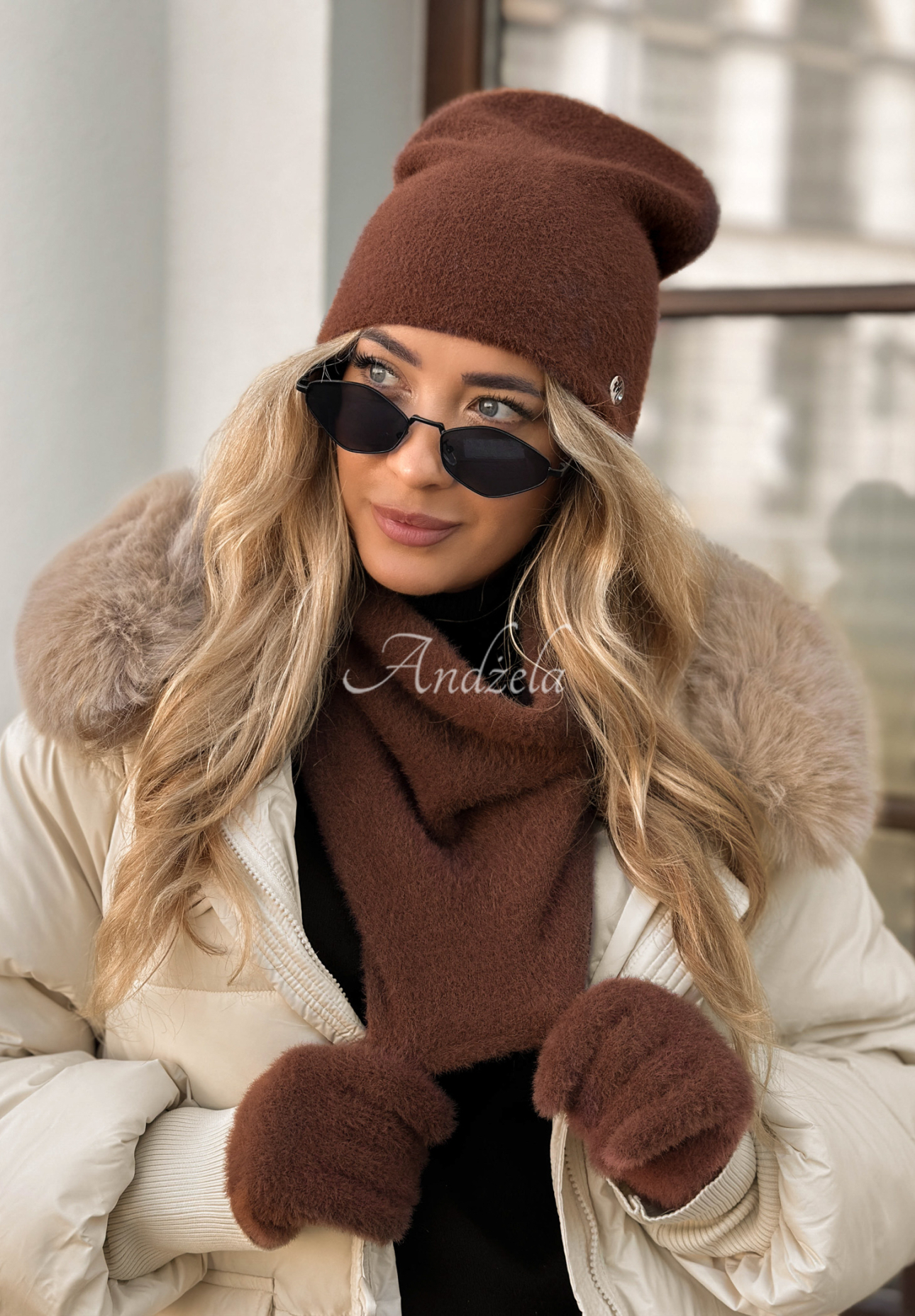 Doria chocolate alpaca hat