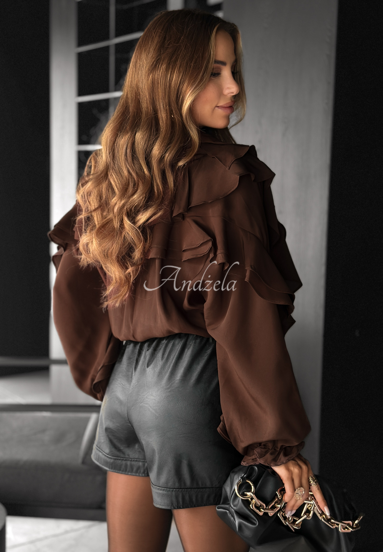 Viscose shirt with ruffles Majestic Dreams chocolate