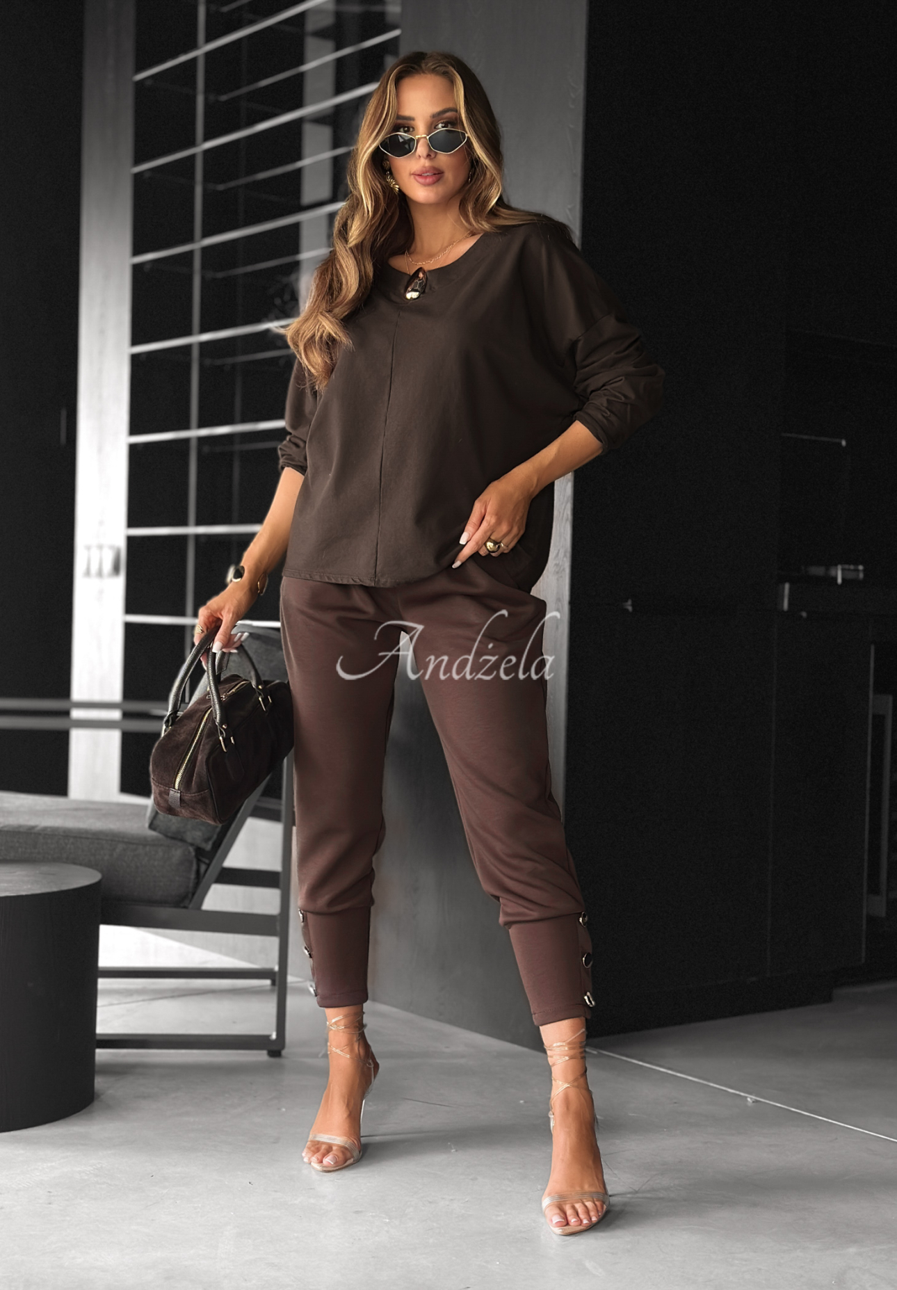 Blouse with decorative applique Same Thing Again chocolate