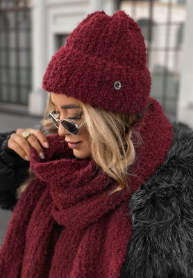 Czapka boucle Winter Everywhere burgundowa