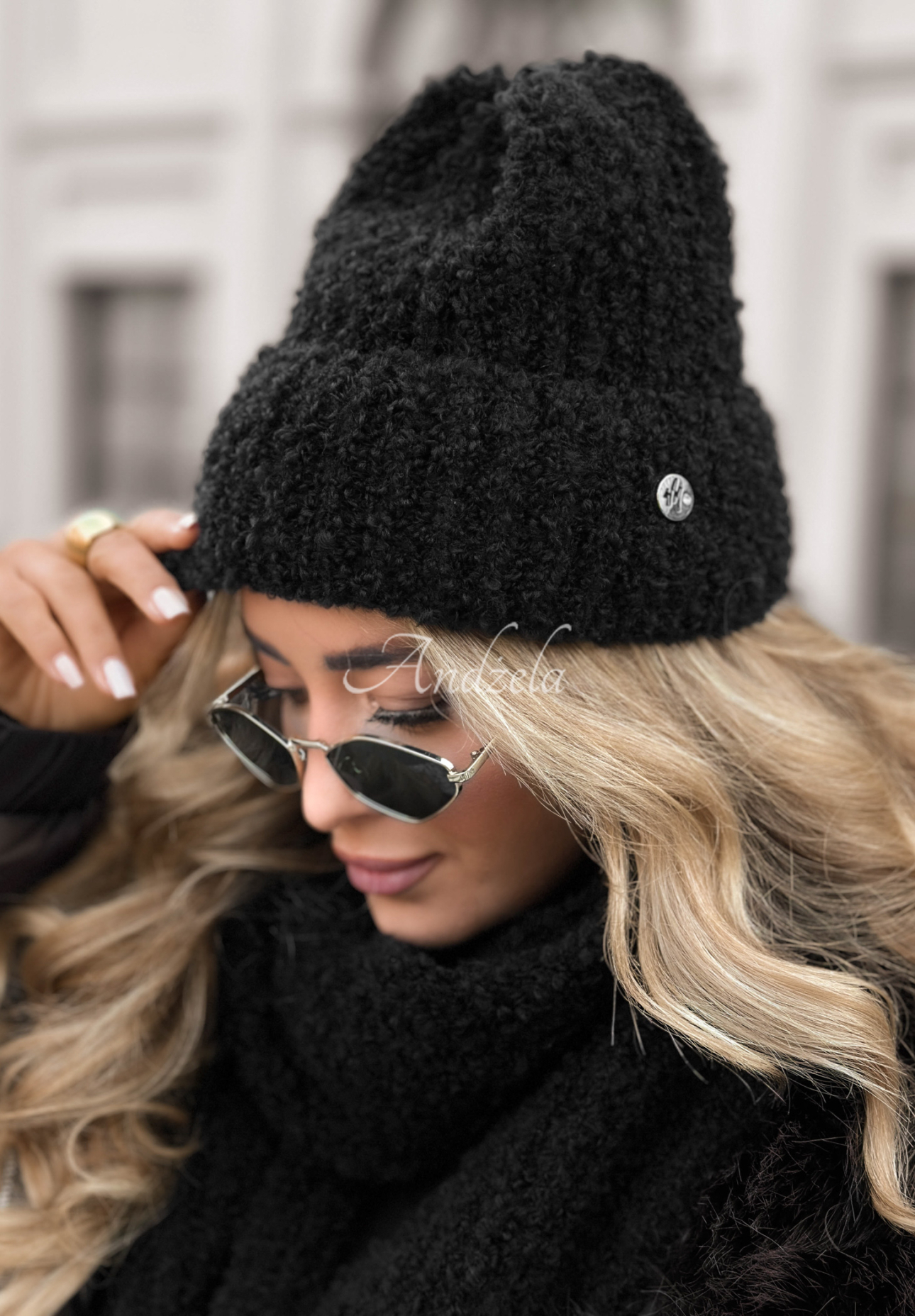 Czapka boucle Winter Everywhere czarna