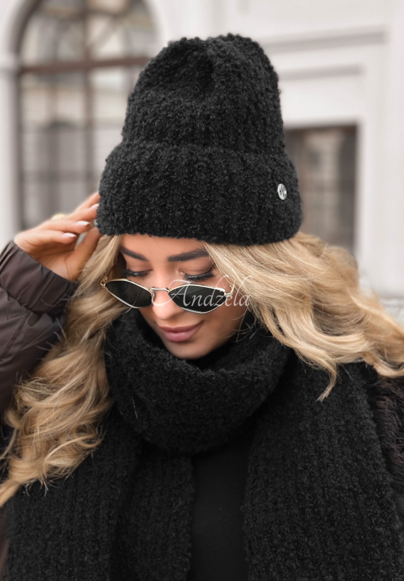 Czapka boucle Winter Everywhere czarna