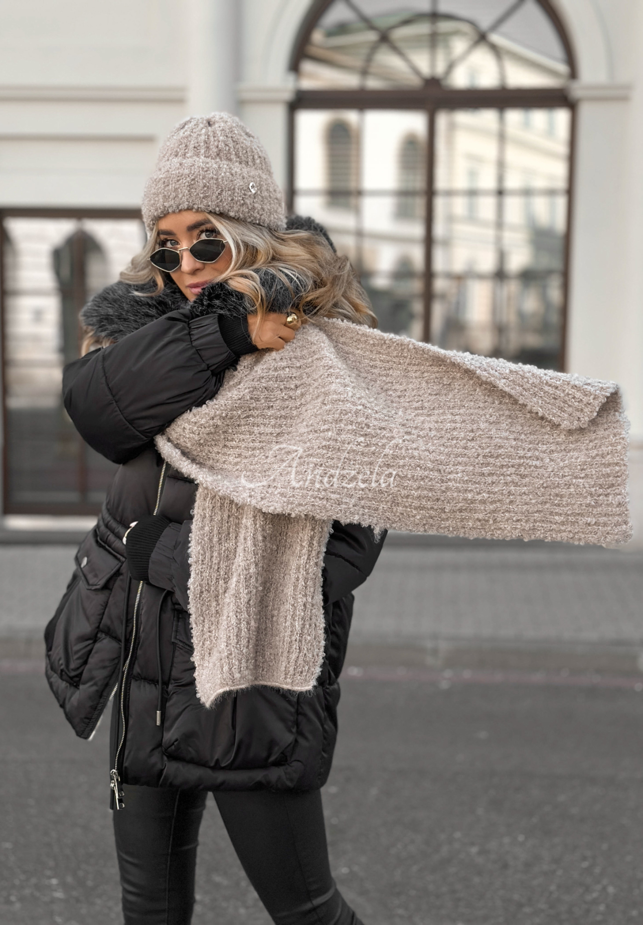 Szalik boucle Winter Everywhere beżowy