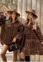 Sukienka we wzory Past Version czekoladowa