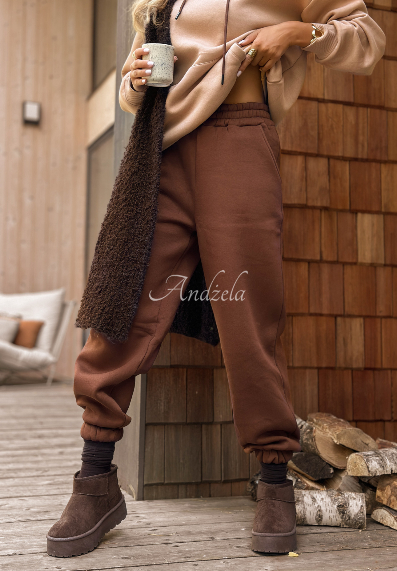 Take Me Home sweatshirt and pants set beige and chocolate