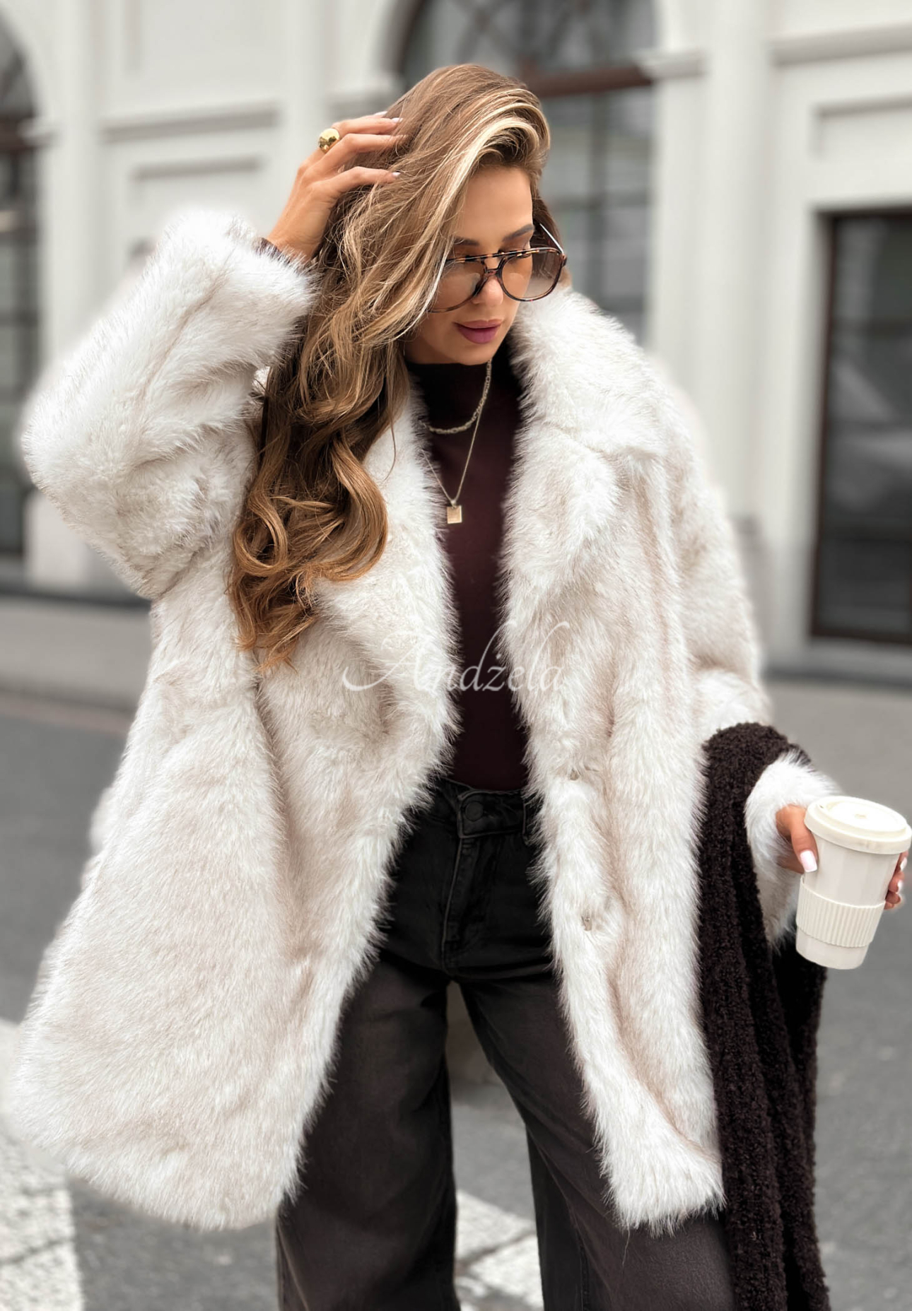 Płaszcz futerko z kołnierzem Chestnut Hill ecru