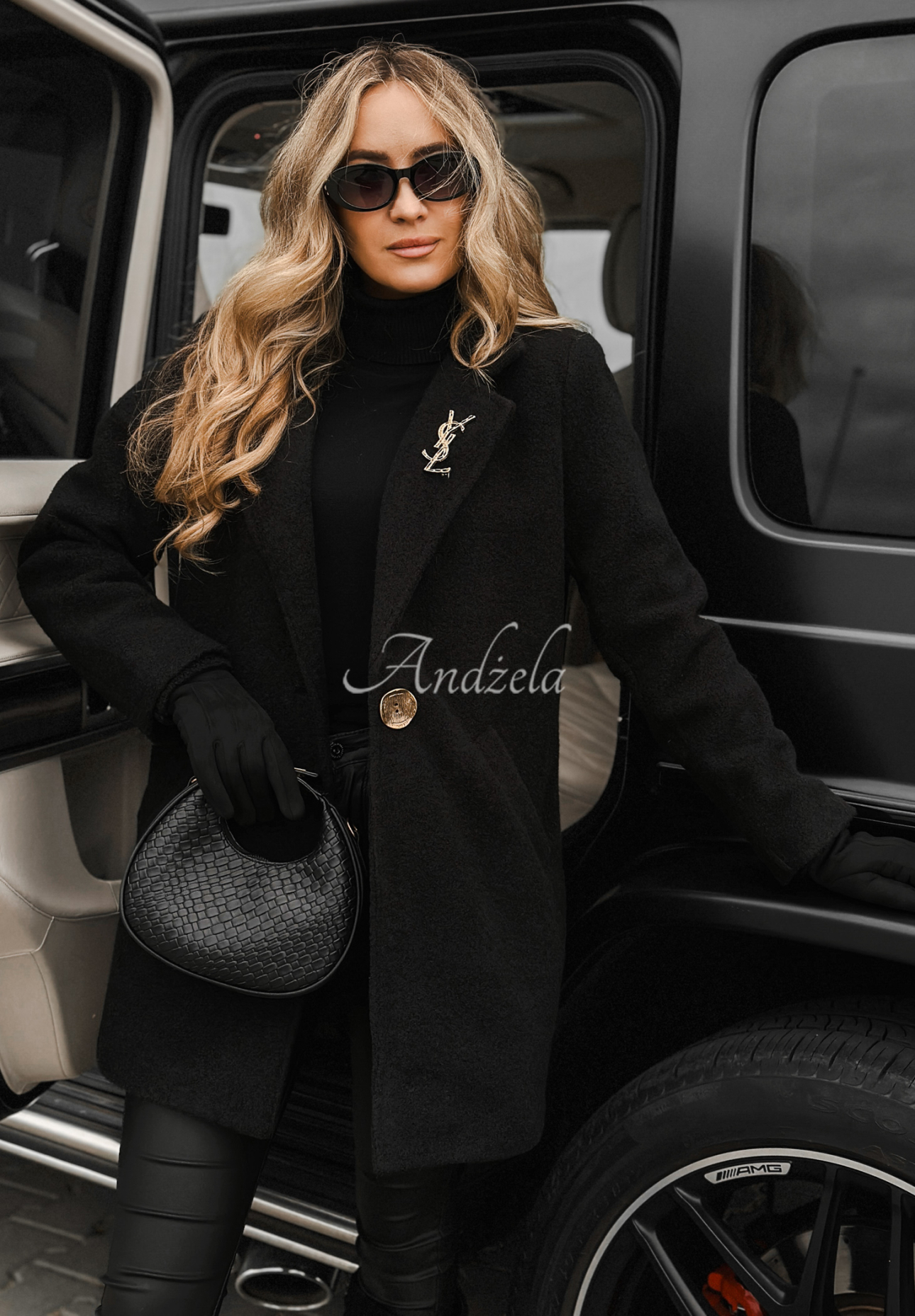 Time Alone coat black