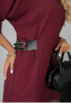 Sukienka z paskiem Somewhere Else burgundowa