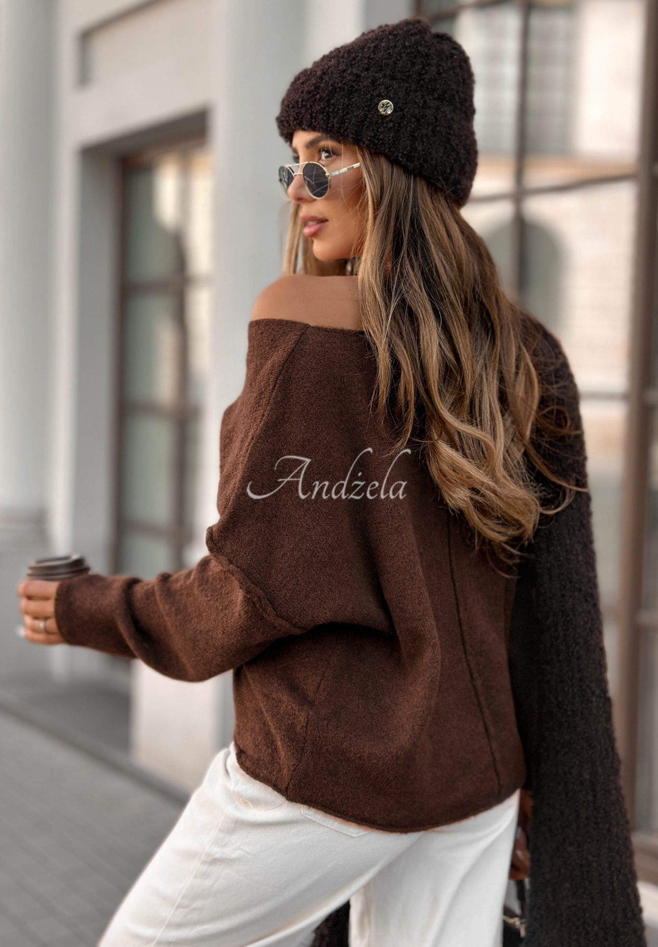 Sweter oversize Go Ask Her czekoladowy