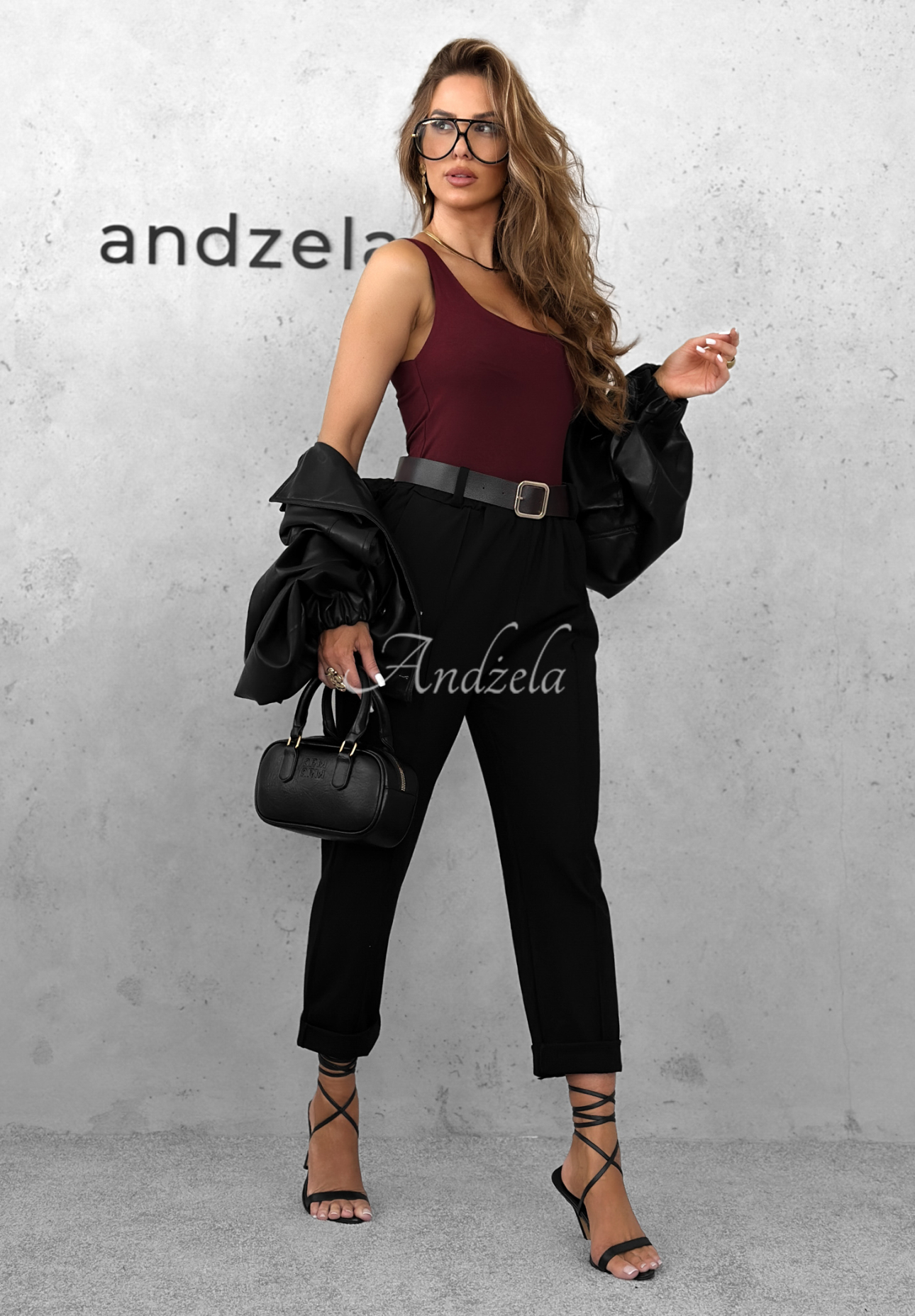 Viscose top with neckline All Coming Back burgundy