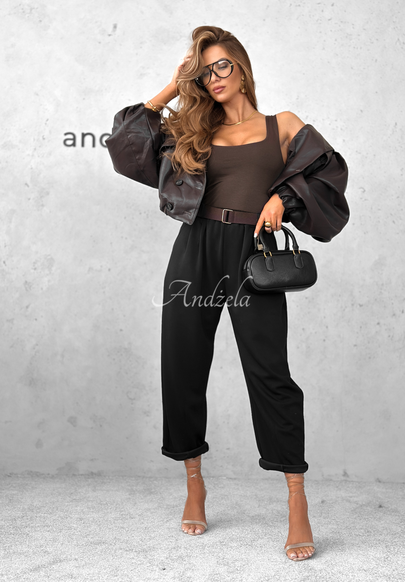 Wiskozowy top z dekoltem All Coming Back czekoladowy