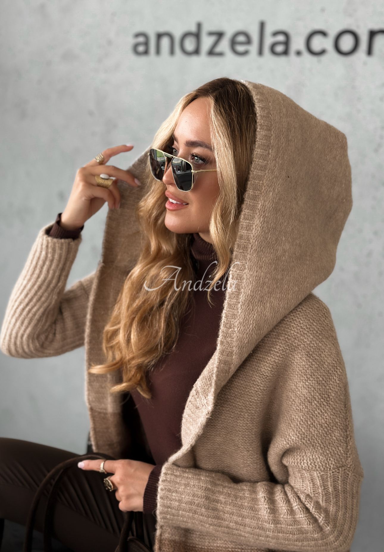 Długi kardigan z wełną Show Me More beżowy