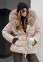 Pikowana kurtka z futerkiem i paskiem Coldest Moments beżowa