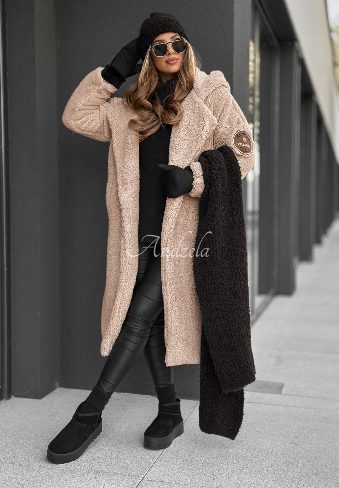 Hooded sheepskin coat Before Frost beige