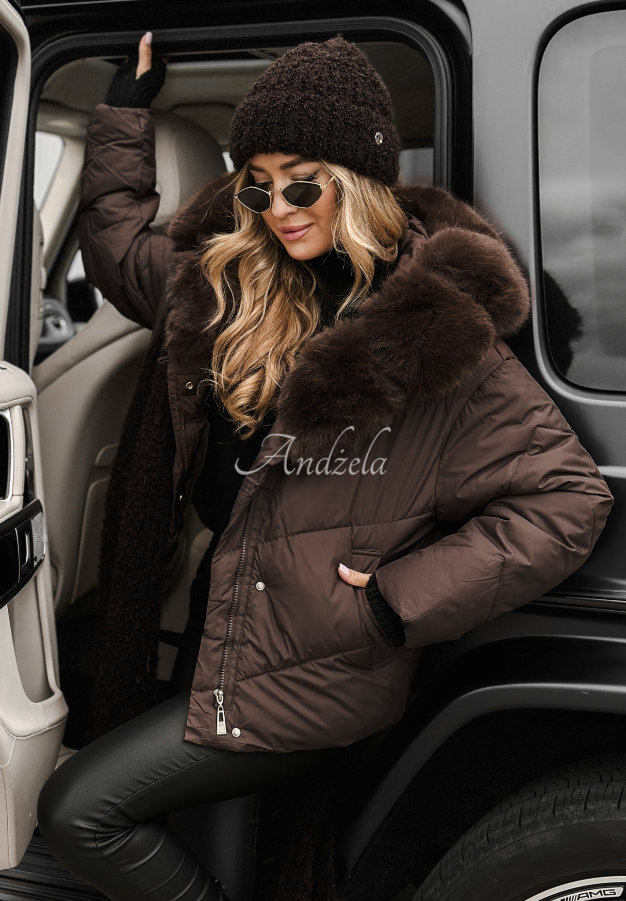 Pikowana kurtka z futerkiem Snow For Us czekoladowa