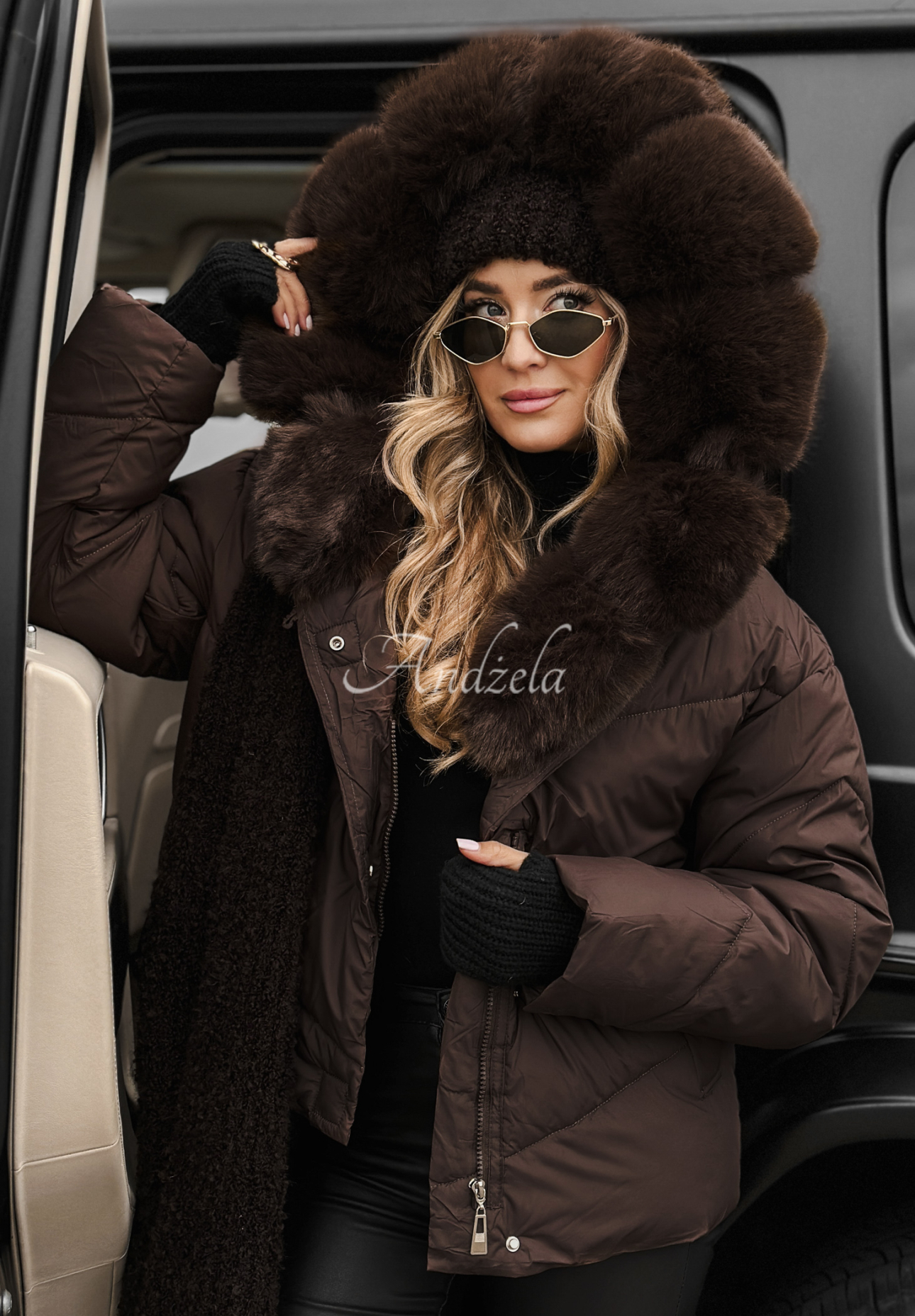 Quilted jacket with fur Snow For Us chocolate.