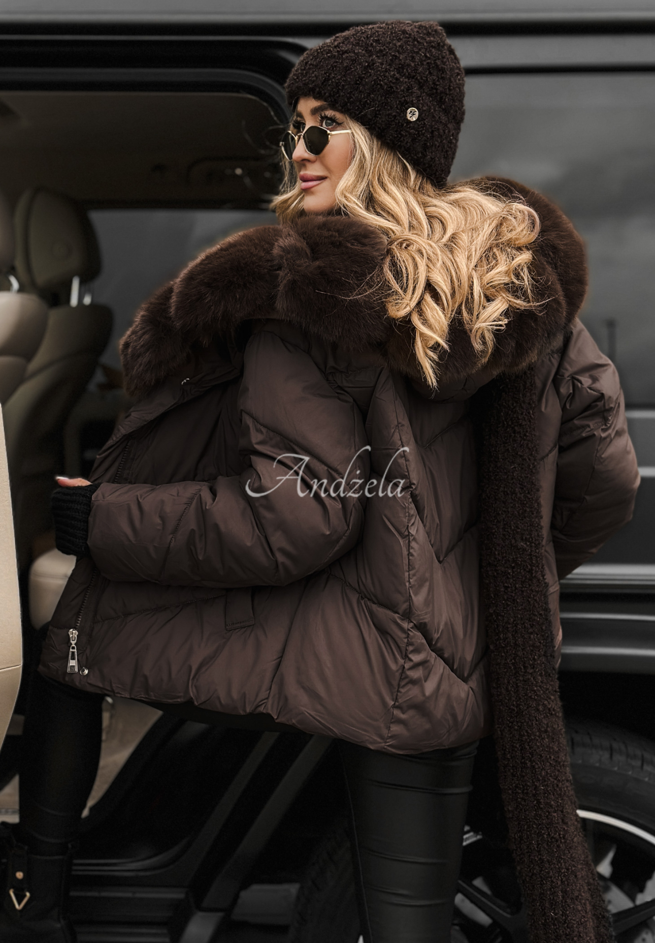 Quilted jacket with fur Snow For Us chocolate.