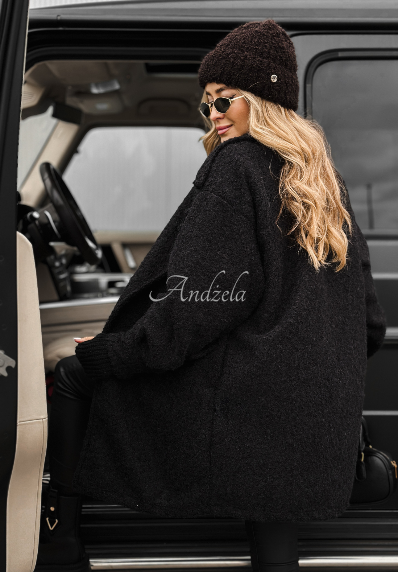 Płaszcz kożuszek z wełną Under The Leaves czarny