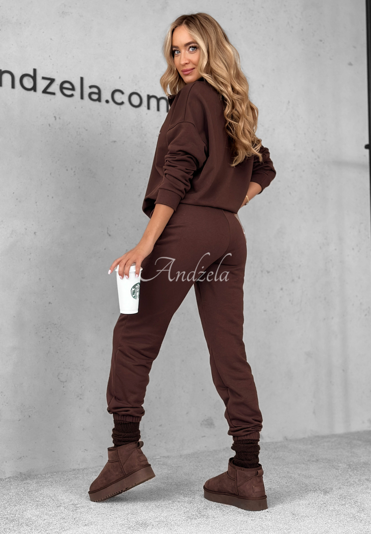 Pause Time sweatshirt and pants set chocolate