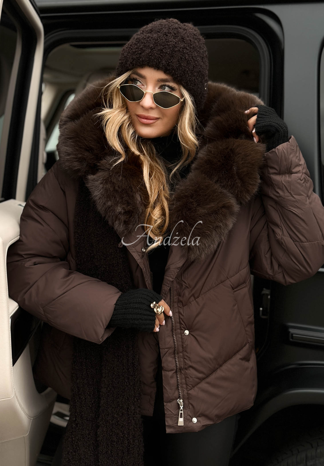 Quilted jacket with fur Snow For Us chocolate.