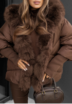 Krótka pikowana kurtka z futerkiem Frosty Horizon czekolaodowa