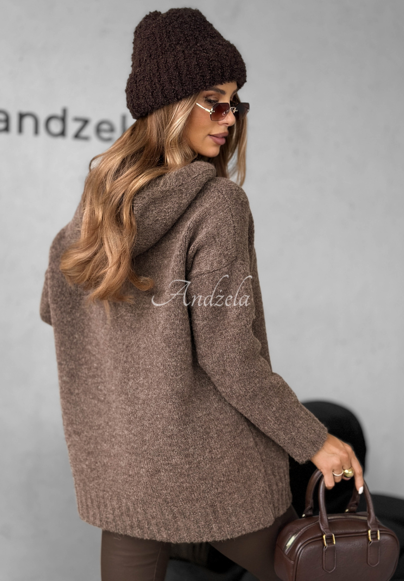 Carra oversize hooded sweater chocolate
