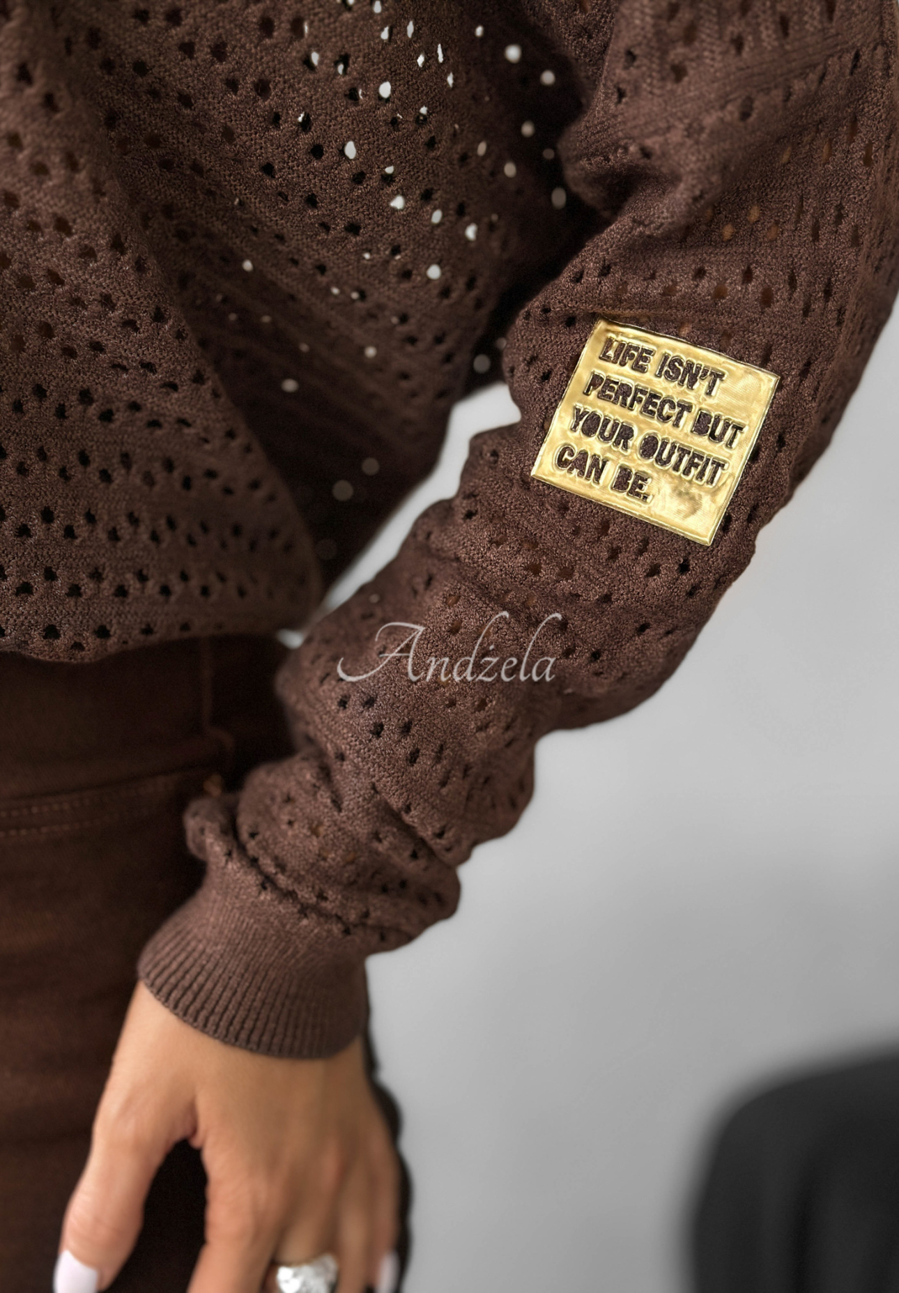 Ażurowy sweter z wiskozy Round Oak czekoladowy