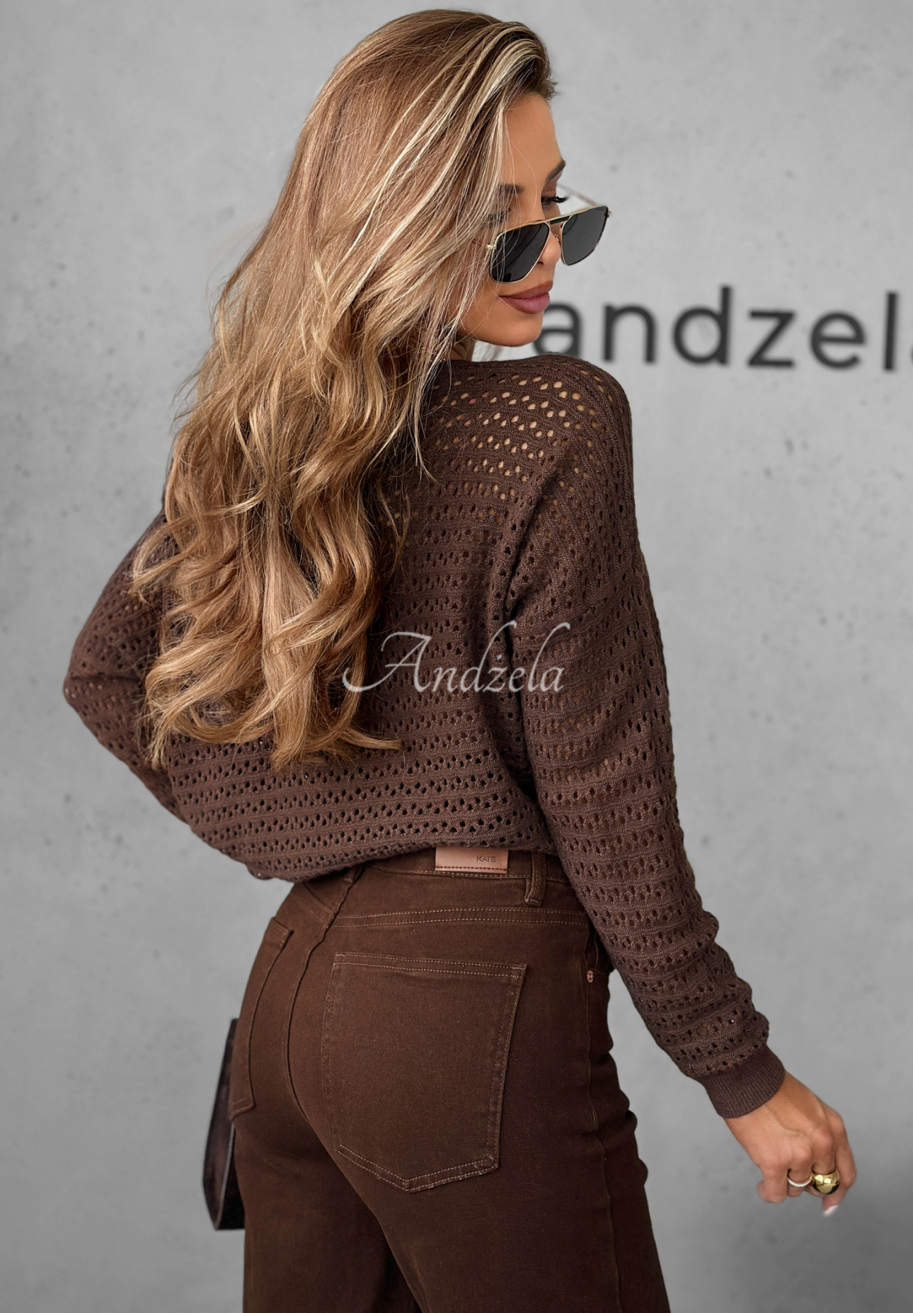 Ażurowy sweter z wiskozy Round Oak czekoladowy