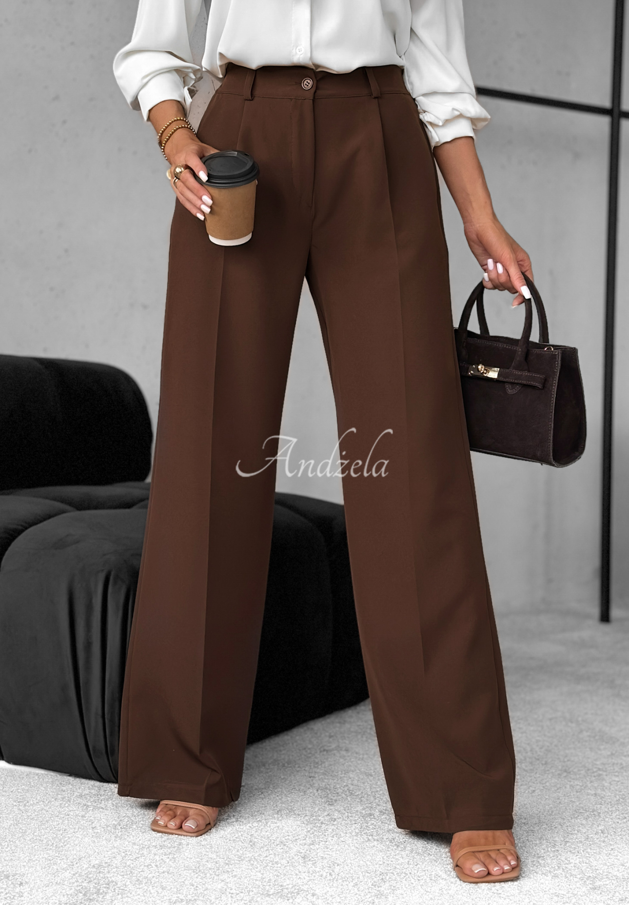 Elegant wide leg pants A Minute Ago chocolate.