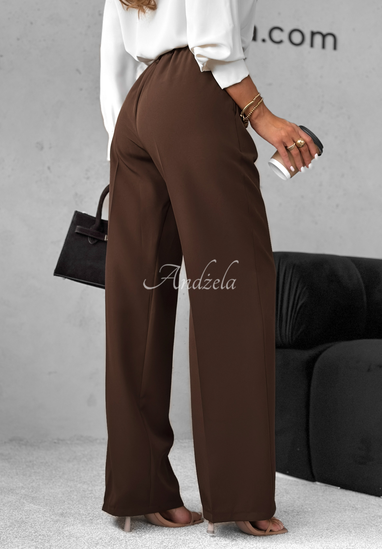 Elegant wide leg pants A Minute Ago chocolate.