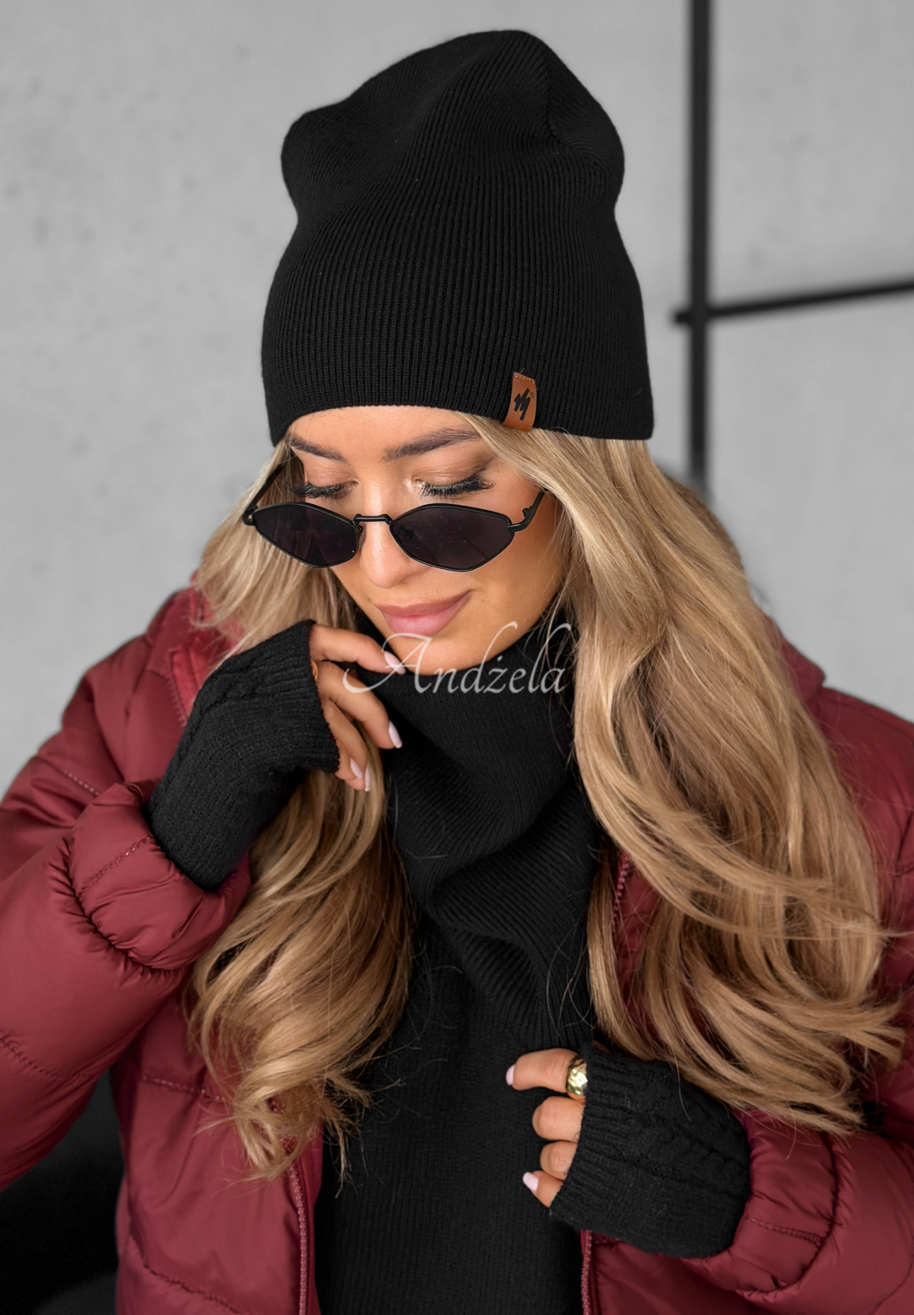 Enjoying Autumn cap with viscose black