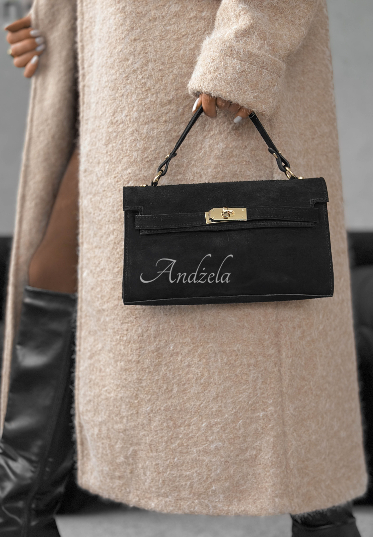 Zamszowa torebka Weekend Only czarna