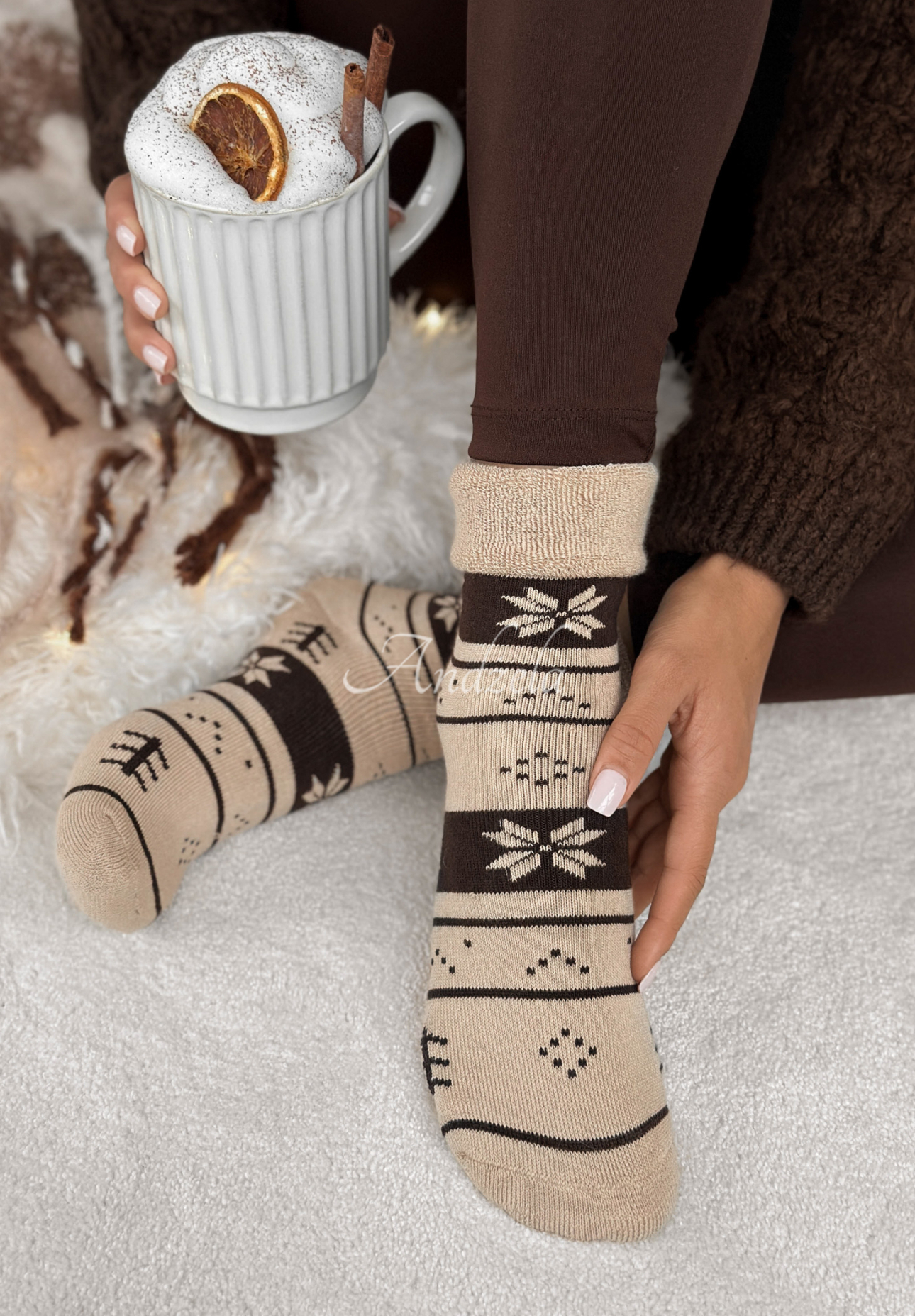Winter Steps beige and chocolate long patterned socks