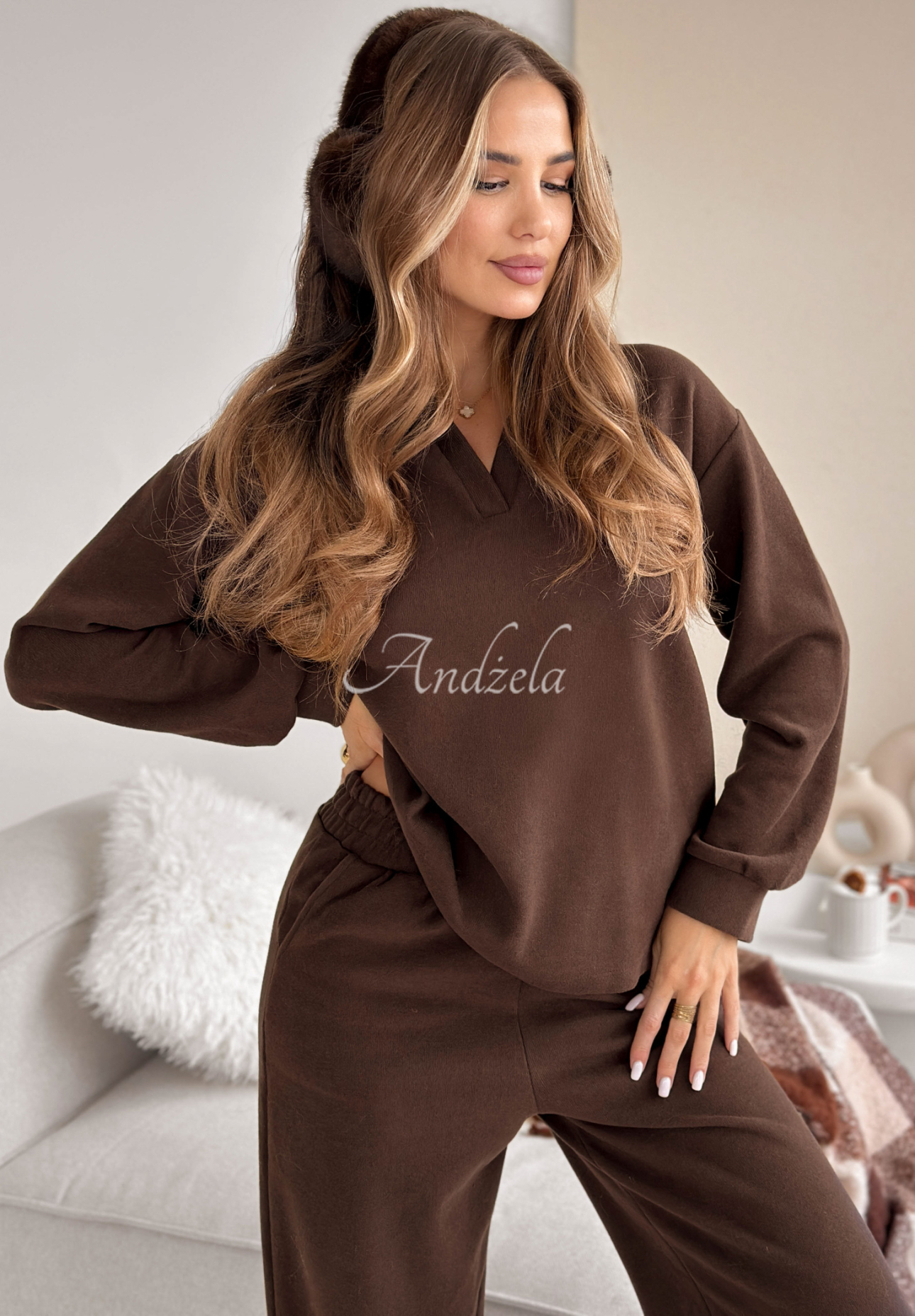 Better Alone sweatshirt and pants set chocolate