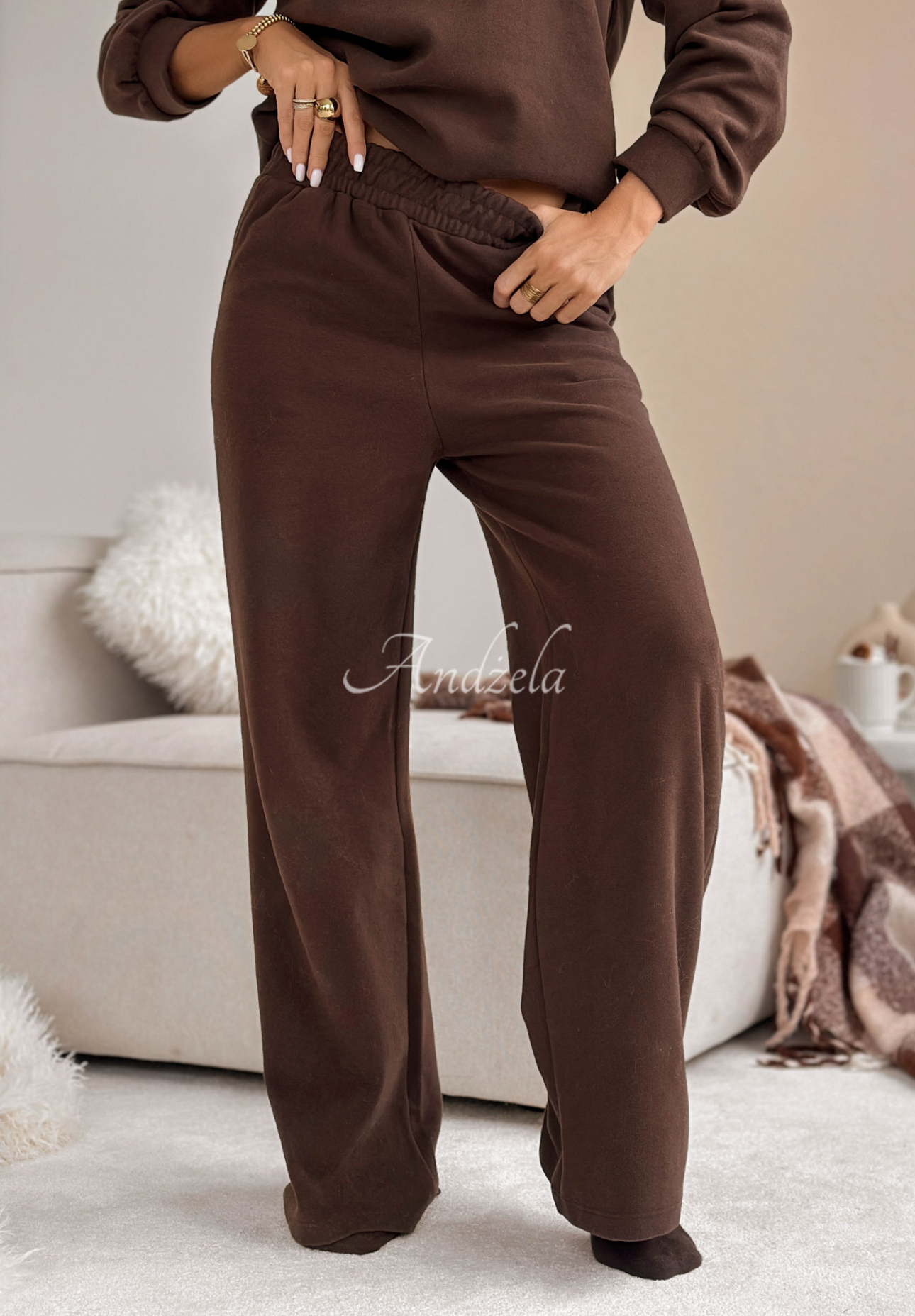 Better Alone sweatshirt and pants set chocolate