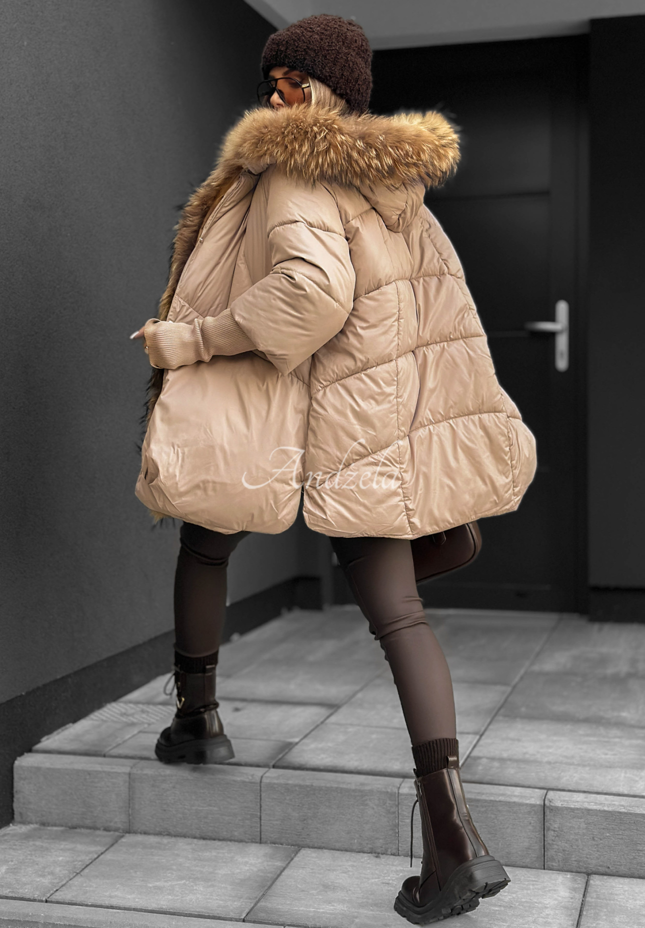 Pikowana kurtka z futerkiem Hello October beżowa