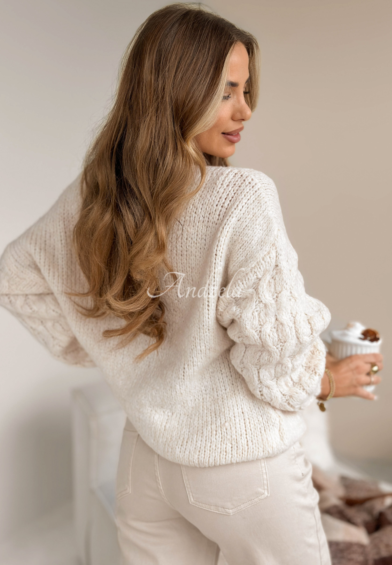 Braided sleeve sweater with wool Braided Twirls beige