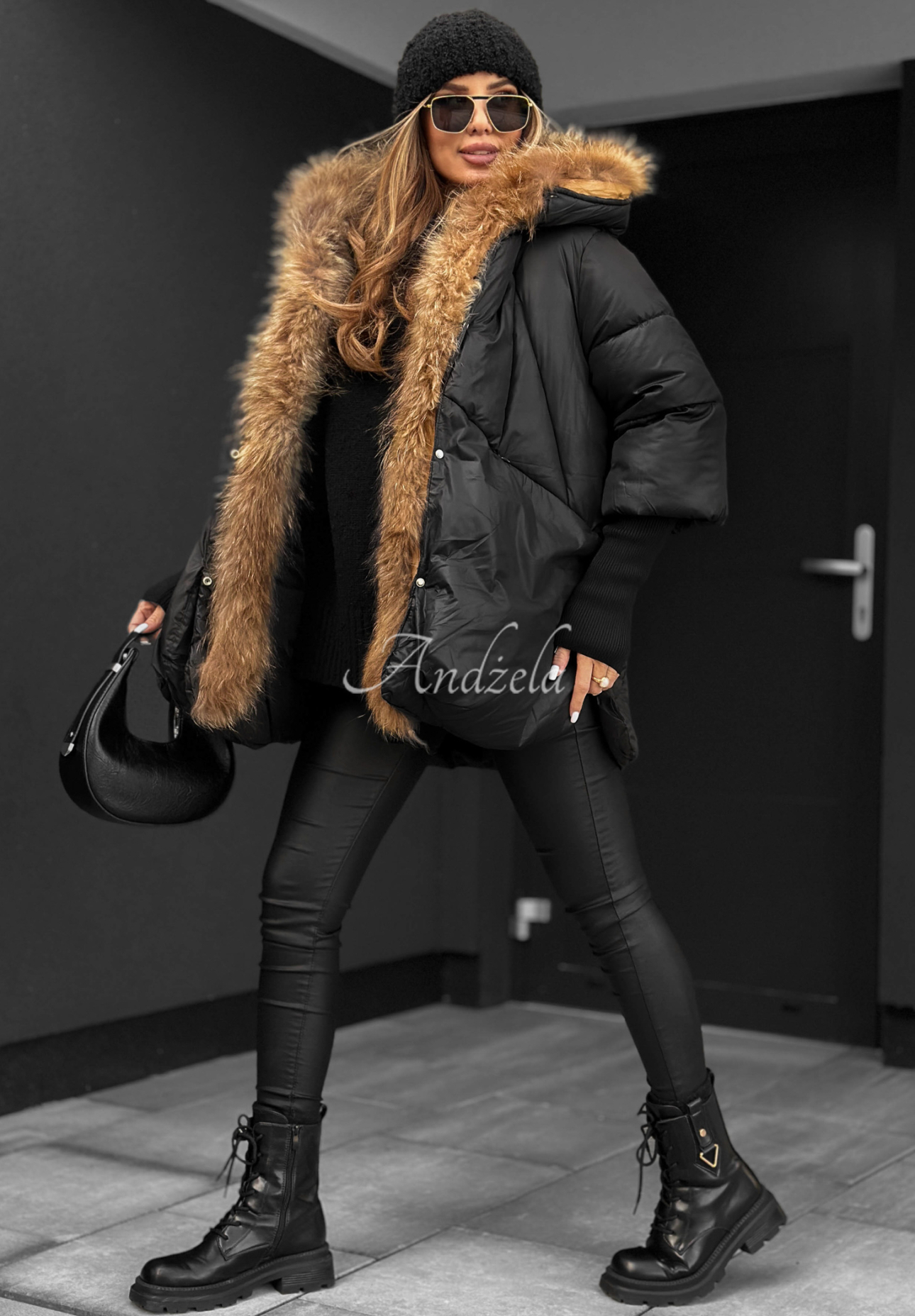 Quilted jacket with fur Hello October black
