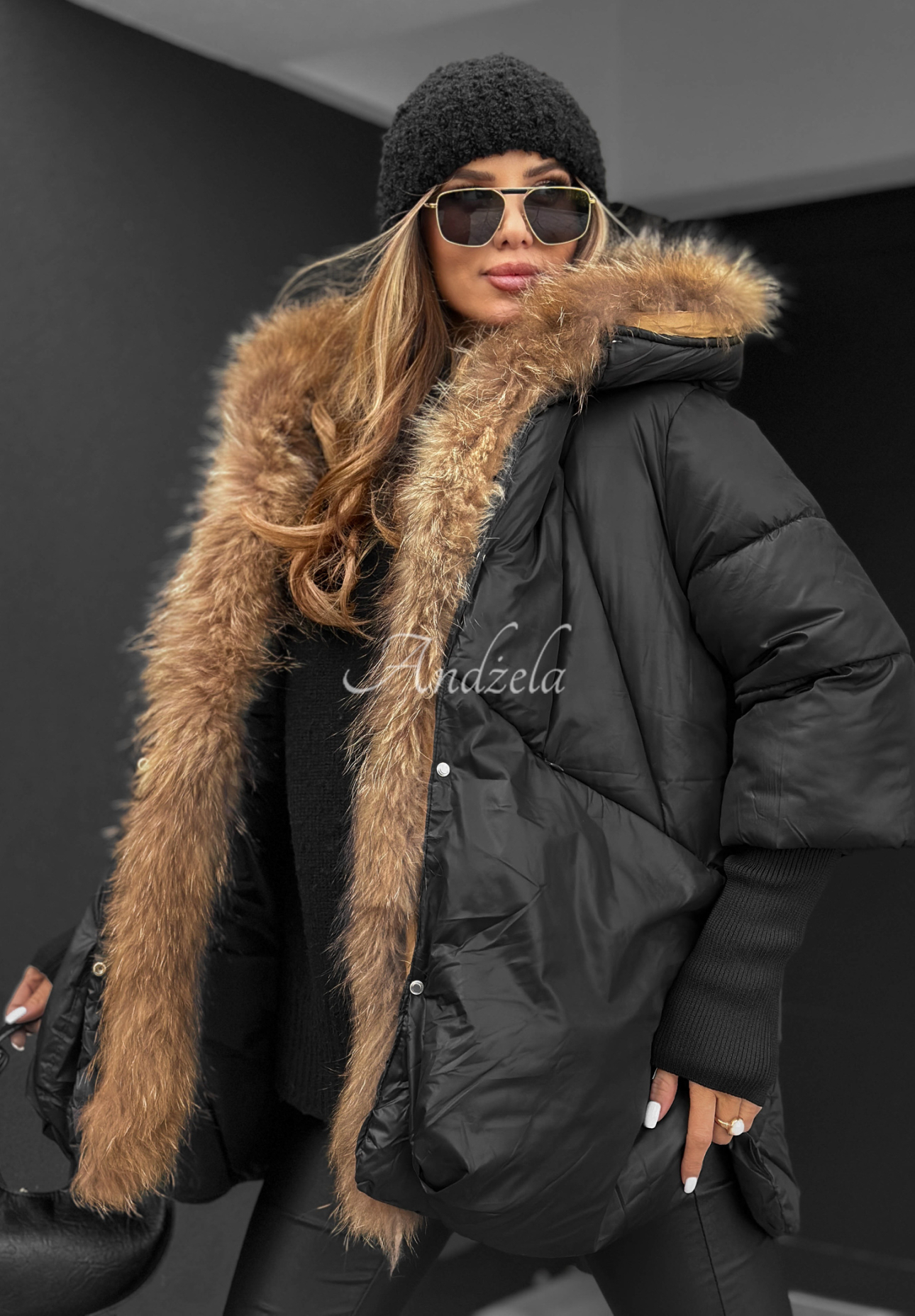 Quilted jacket with fur Hello October black