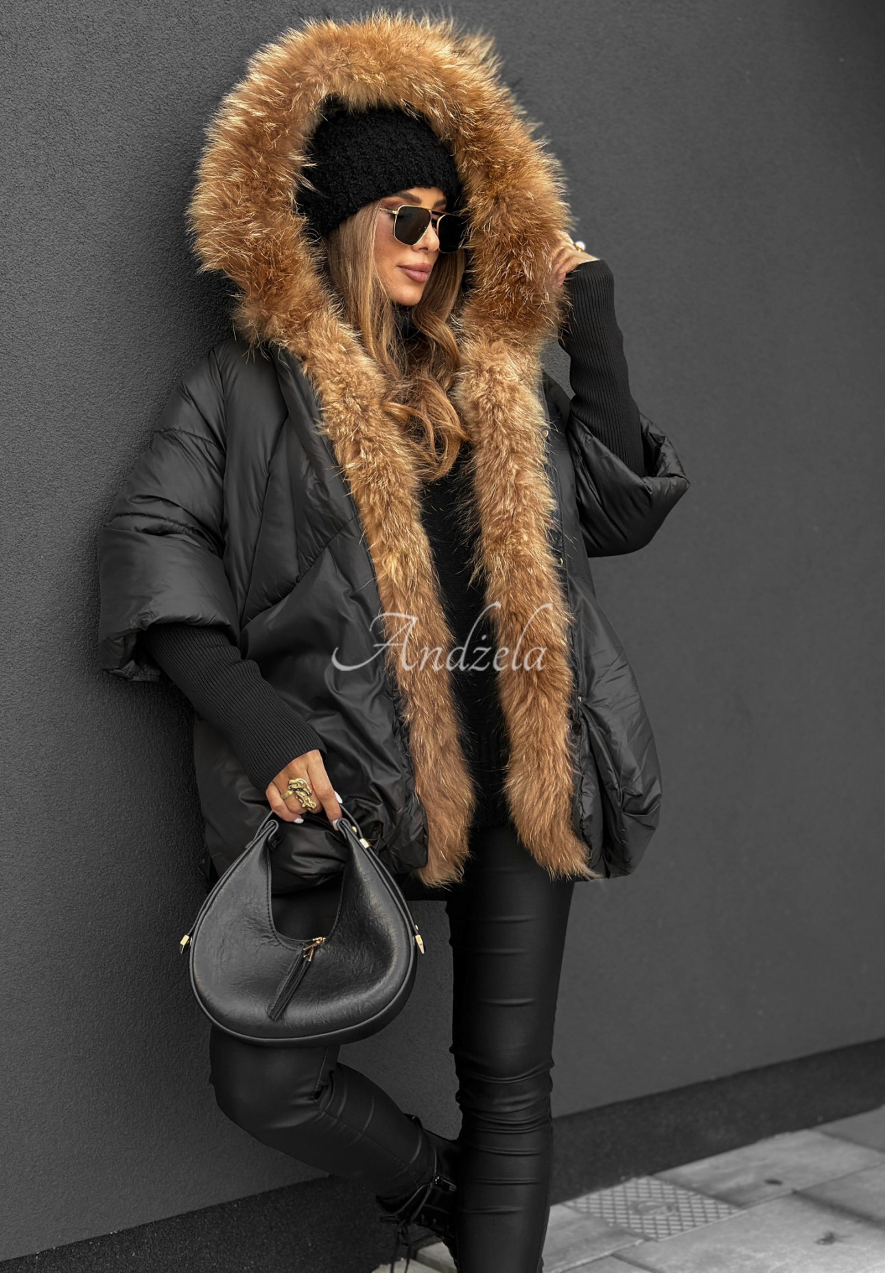 Quilted jacket with fur Hello October black