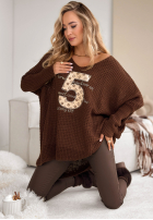 Asymetryczny sweter z ozdobną aplikacją If You Stay czekoladowy