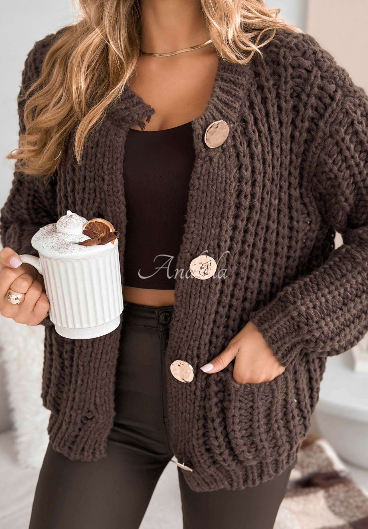Short cardigan with buttons Autumn Lovers chocolate
